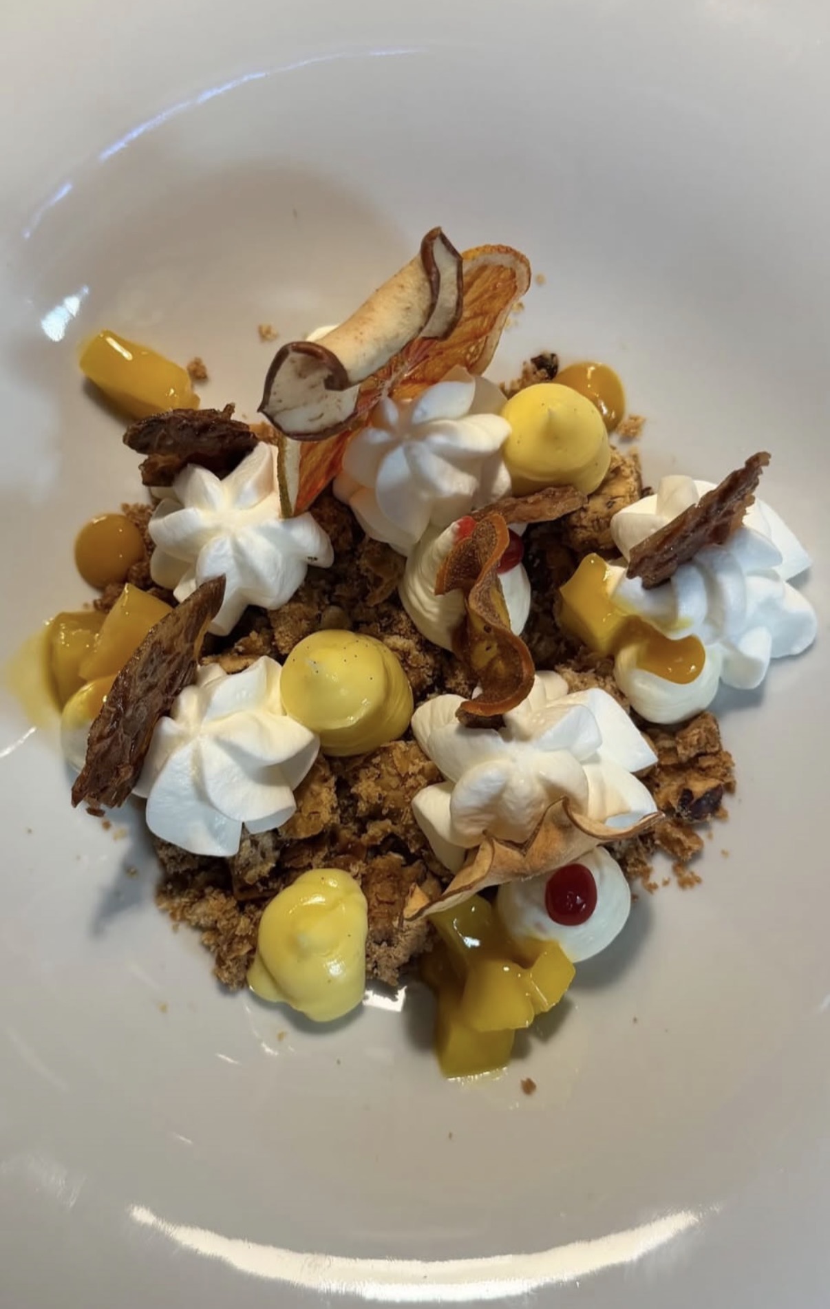 Cremosi su crumble alle nocciole